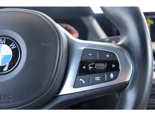 BMW 1 Serie 118i Business Edition 2022 Benzine 16
