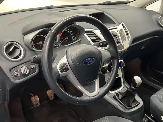 Ford Fiesta 1.25 Titanium 2013 Benzine 2