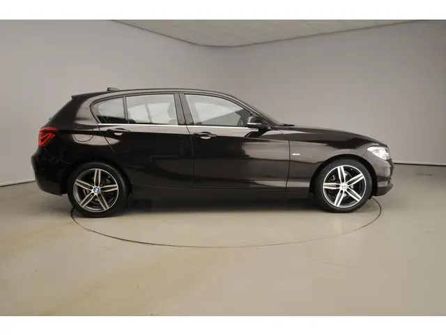 BMW 1 Serie 5-deurs 118i 2017 Benzine 4