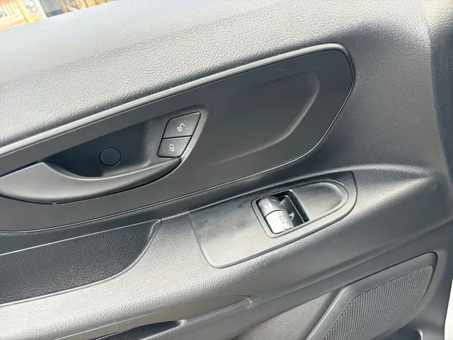 Mercedes-Benz Vito 111 CDI Functional- 2015 Diesel 11