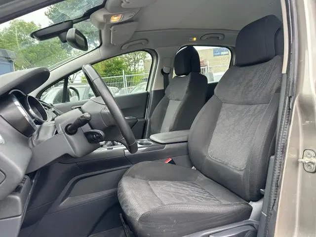 Peugeot 3008 1.6 VTi Active 2012 Benzine 12