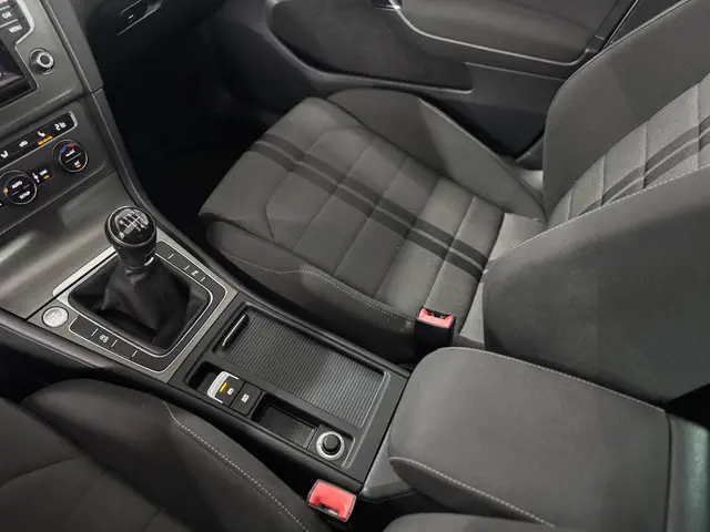 Volkswagen Golf 1.4 TSI ACT Highline 2013 Benzine 35