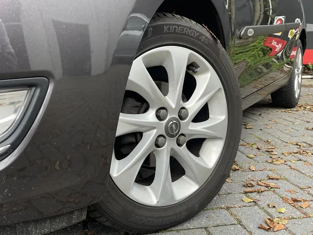 Opel KARL 1.0 75pk ecoFLEX Cosmo 2016 Benzine 4