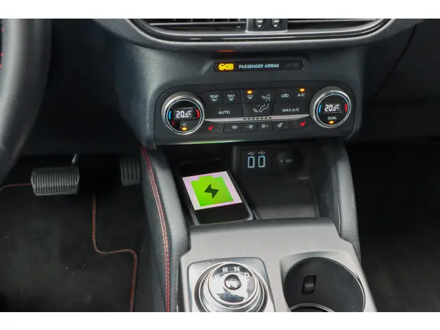 Ford Kuga 2.5 PHEV ST-Line X 2022 Hybride Benzine 40