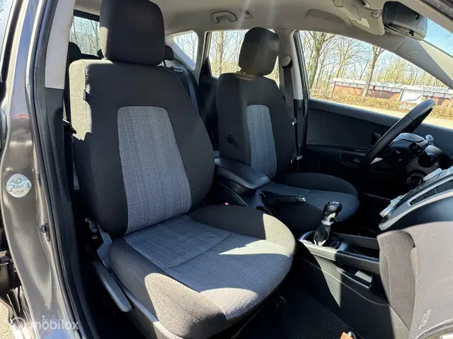 Kia cee'd Sporty Wagon 1.4 CVVT Comfort Pack 2012 Benzine 14