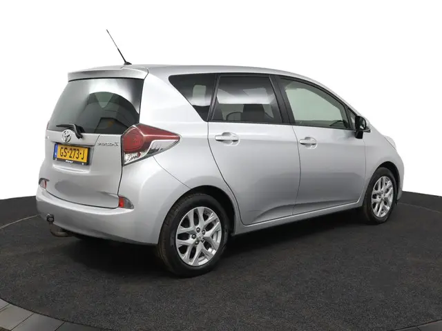 Toyota Verso-S 2