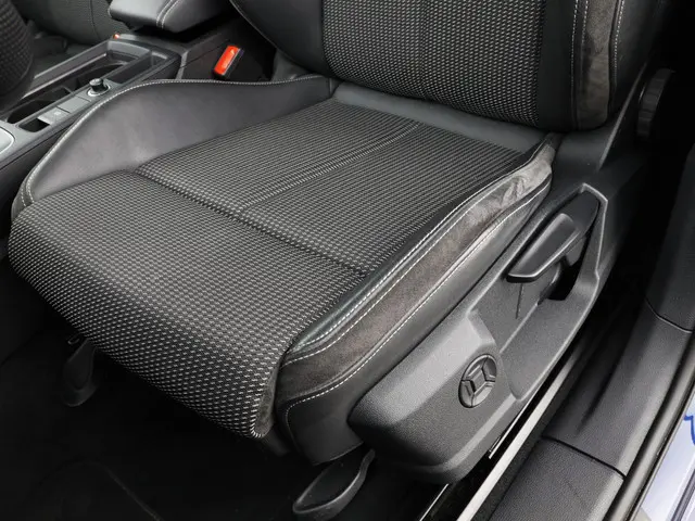 Audi Q3 35 TFSI 150pk S-tronic S edition 2022 Benzine 11