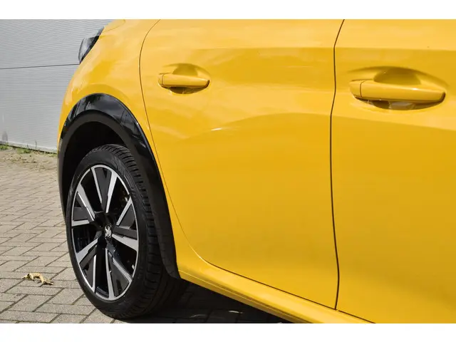Peugeot 208 1.2 PureTech GT-Line 2020 Benzine 23