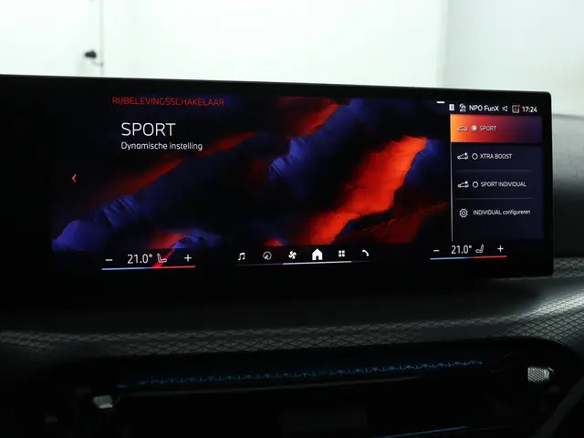 BMW 3 Serie Touring 330e xDrive 2025 Hybride Benzine 57