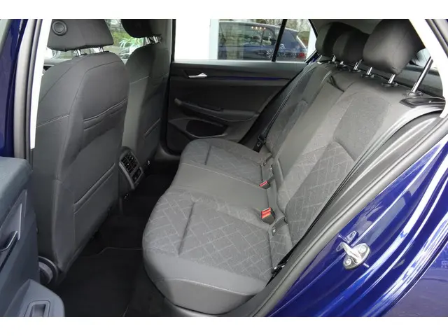 Volkswagen Golf 1.0 eTSI Life 2021 Hybride Benzine 6