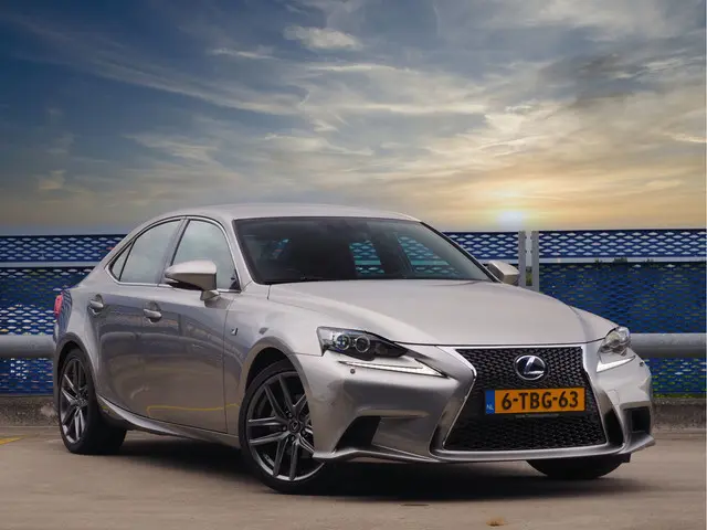 Lexus IS 300h F Sport Line 2014 Hybride Benzine
