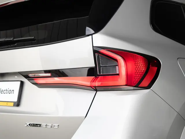 BMW X1 xDrive25e 2025 Hybride Benzine 14