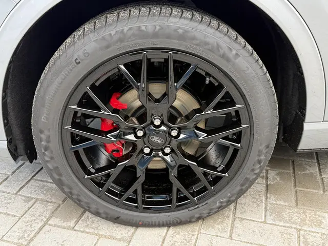 Ford Kuga 2.5 PHEV ST-Line X 2025 Hybride Benzine 8