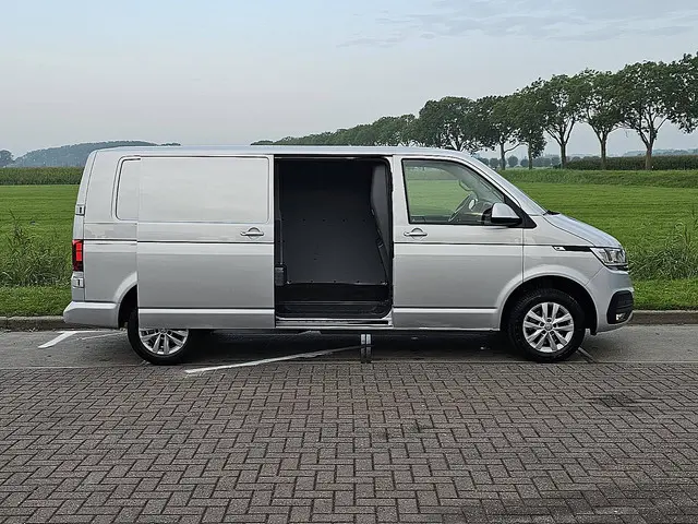 Volkswagen Transporter 2.0 TDI 2022 Diesel 13