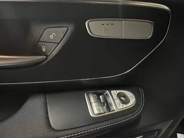 Mercedes-Benz EQV 300 L2 90kWh DC 2022 Elektrisch 26