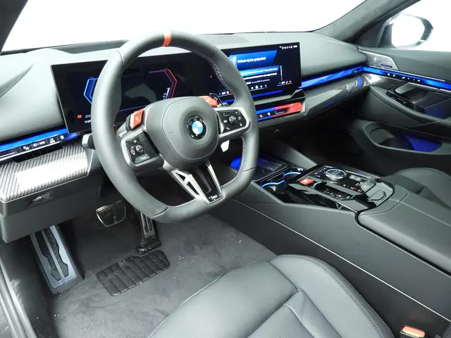 BMW M5 Touring 2026 Hybride Benzine 6