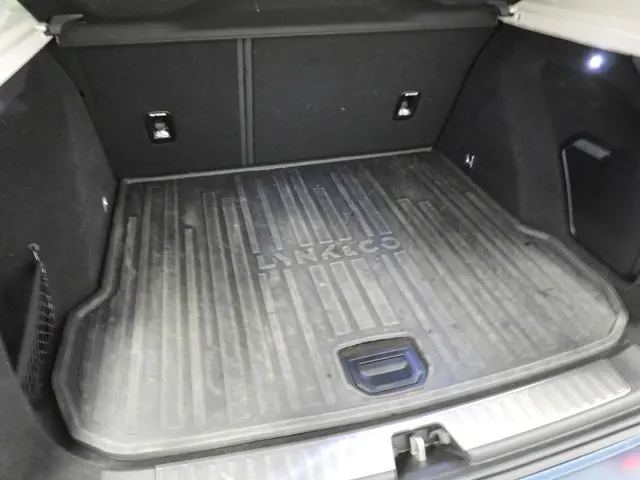 Lynk & Co 01 1.5 PHEV BlackLine 2023 Hybride Benzine 34