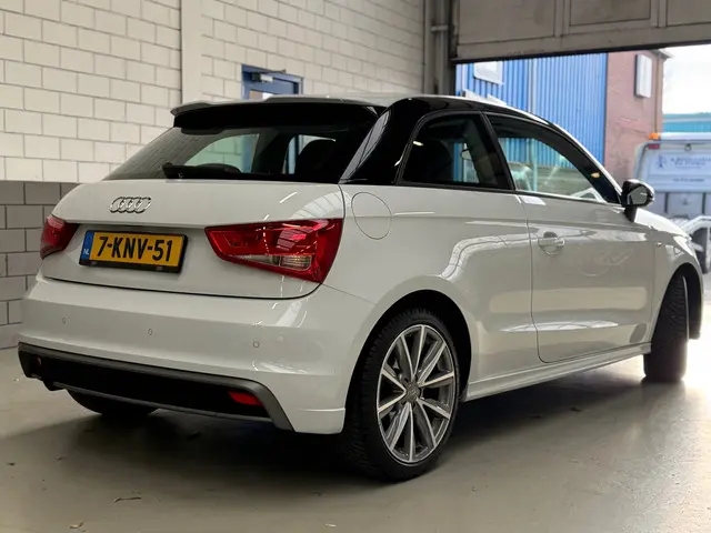 Audi A1 1.2 TFSI Admired 2013 Benzine 2