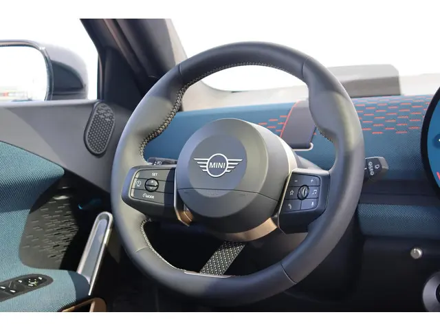 MINI Aceman E | Favoured M 2025 Elektrisch 13