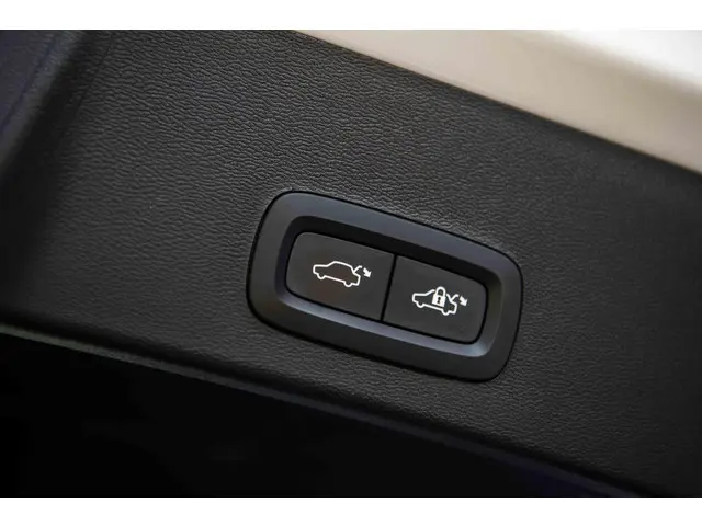 Volvo XC40 2.0 B4 Plus Dark 2024 Benzine 34