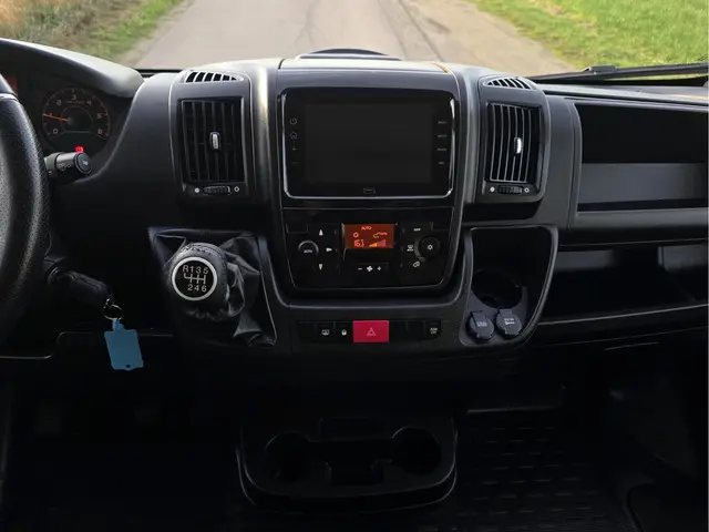 Opel Movano 2.2D 140 L2H2 Edition 2023 Diesel 15