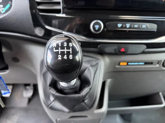 Ford Transit 350 2.0 TDCI 130PK EURO 6 L3H3 2024 Diesel 41