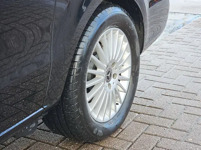 Mercedes-Benz EQV 300 2021 Elektrisch 17