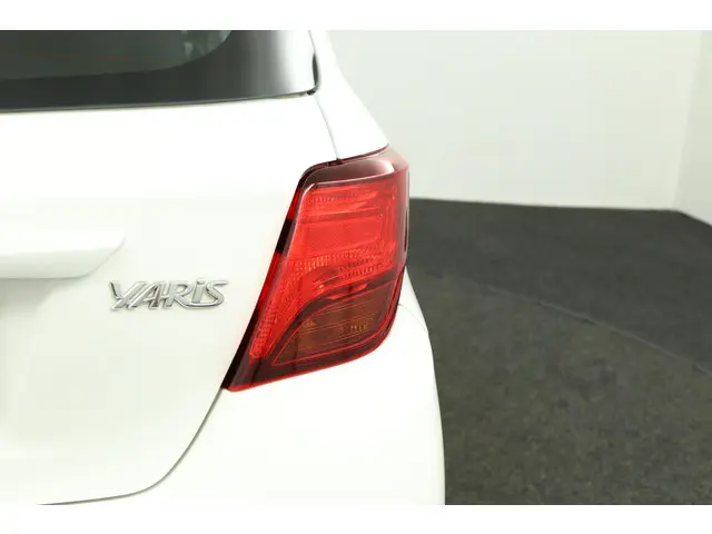 Toyota Yaris 1.0 VVT-i Comfort 2015 Benzine 37