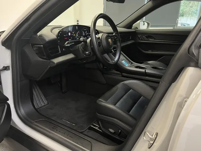 Porsche Taycan Cross Turismo 4 93 kWh 2021 Elektrisch 20