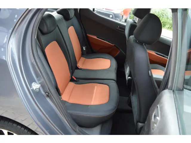 Hyundai i10 1.0i i-Motion Comfort 2017 Benzine 14