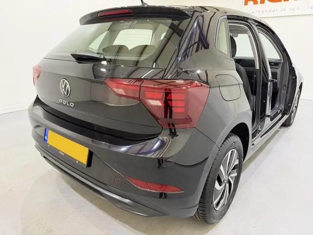 Volkswagen Polo VI HB 1.0 TSI Life 2023 Benzine 17