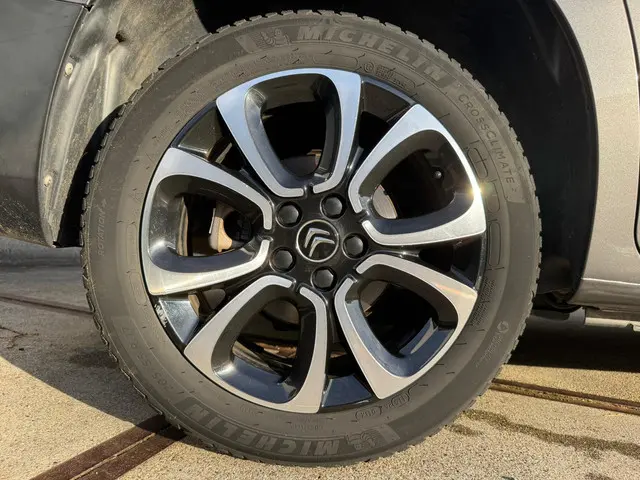 Citroën Berlingo 1.2 PureTech Shine 2020 Benzine 15