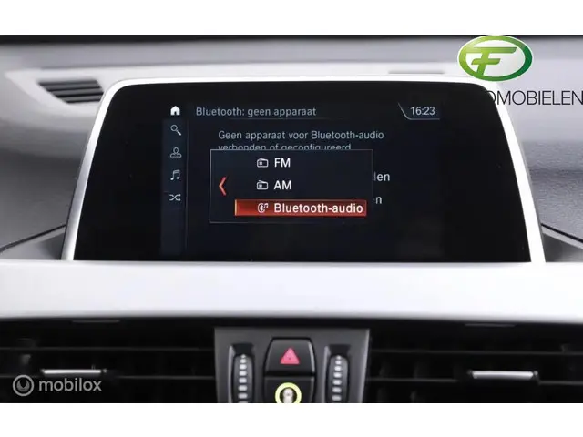 BMW X1 sDrive18i Executive 2018 Benzine 23