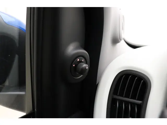 Fiat Panda 1.0 Hybrid Pandina 2025 Benzine 27
