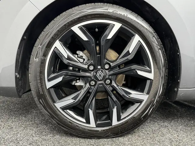 Renault Clio 1.0 TCe 90 GPF techno 2024 Benzine 14