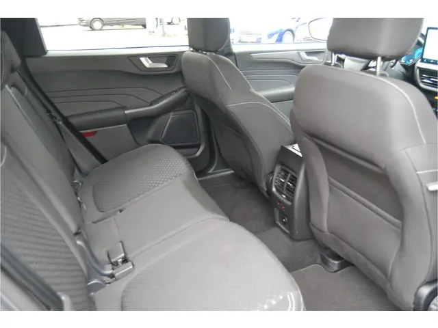 Ford Kuga 2.5 PHEV 243pk Titanium 2024 Hybride Benzine 30