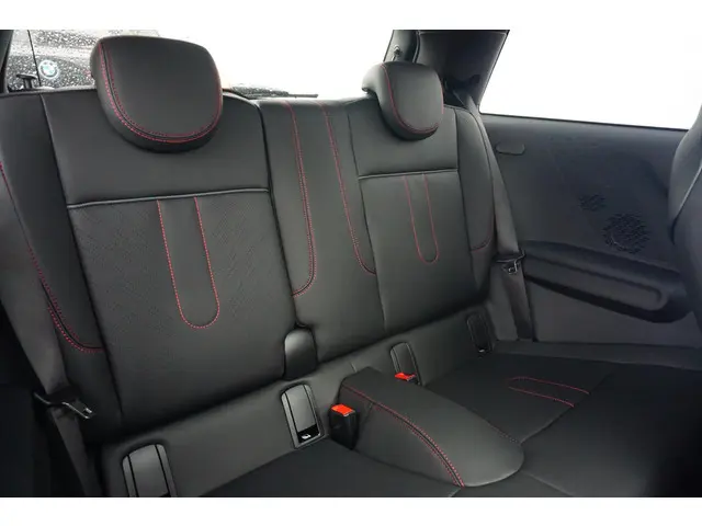 MINI 3-Deurs Cooper C 2025 Benzine 9