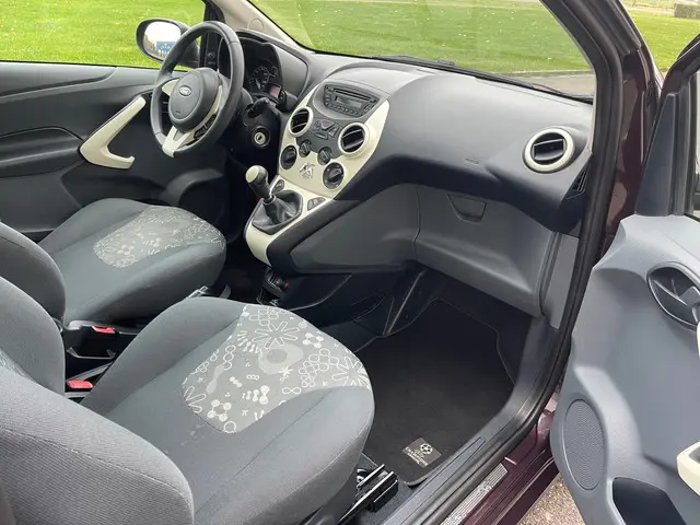 Ford Ka 1.2 Champions Edition Airco !! 2013 Benzine 12