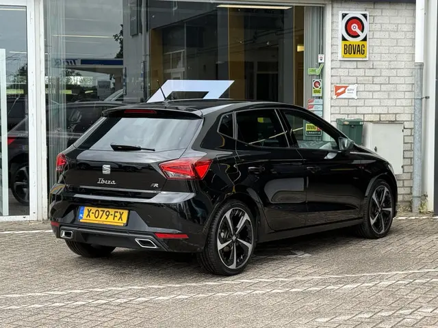 SEAT Ibiza 1.0 EcoTSI FR Plus Connect 2022 Benzine 24