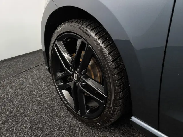 SEAT Ibiza 1.0 EcoTSI FR Business Connect 2025 Benzine 30