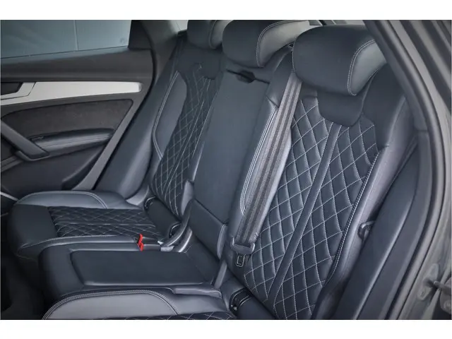 Audi Q5 2.0 TFSI quattro Launch Edition 2017 Benzine 86