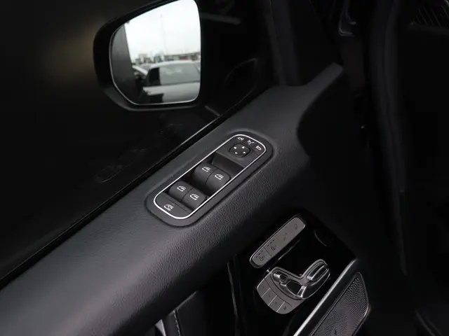 Mercedes-Benz G-Klasse 500 2018 Benzine 23