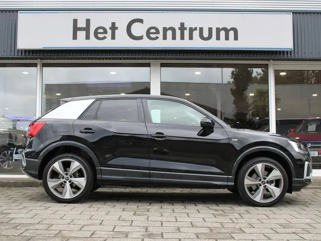 Audi Q2 35 TFSI Edition one 2025 Benzine 2