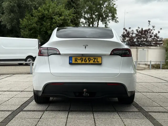 Tesla Model Y Aut. Range Plus 2022 Elektrisch 5