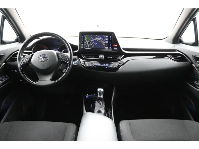 Toyota C-HR 1.8 Hybrid Bi-Tone 2018 Hybride Benzine 4