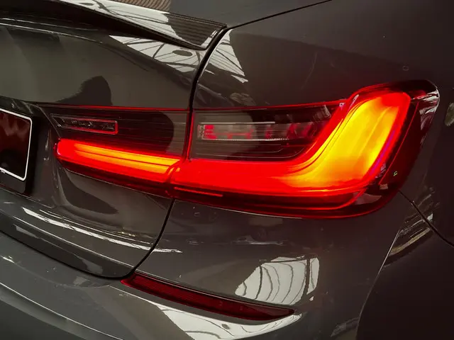 BMW 3 Serie 320i M-sport 2019 Benzine 45