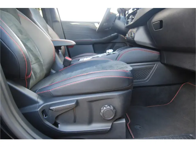 Ford Kuga 2.5 PHEV ST-Line X 225pk 2022 Hybride Benzine 40