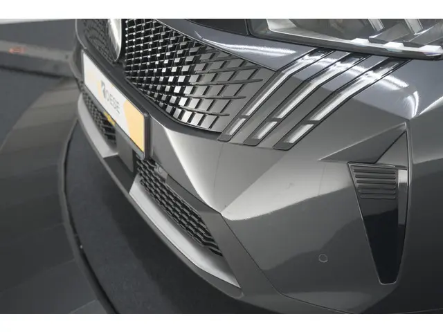 Peugeot 3008 1.2 Hybrid 136 GT 2025 Hybride Benzine 17