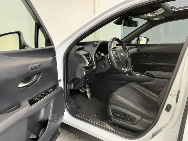 Lexus UX 250h AWD F Sport Premium 2019 Hybride Benzine 13