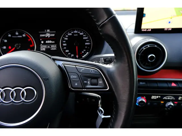 Audi Q2 30 TFSI Sport Aut. Navi|Clima|LMV 2019 Benzine 24